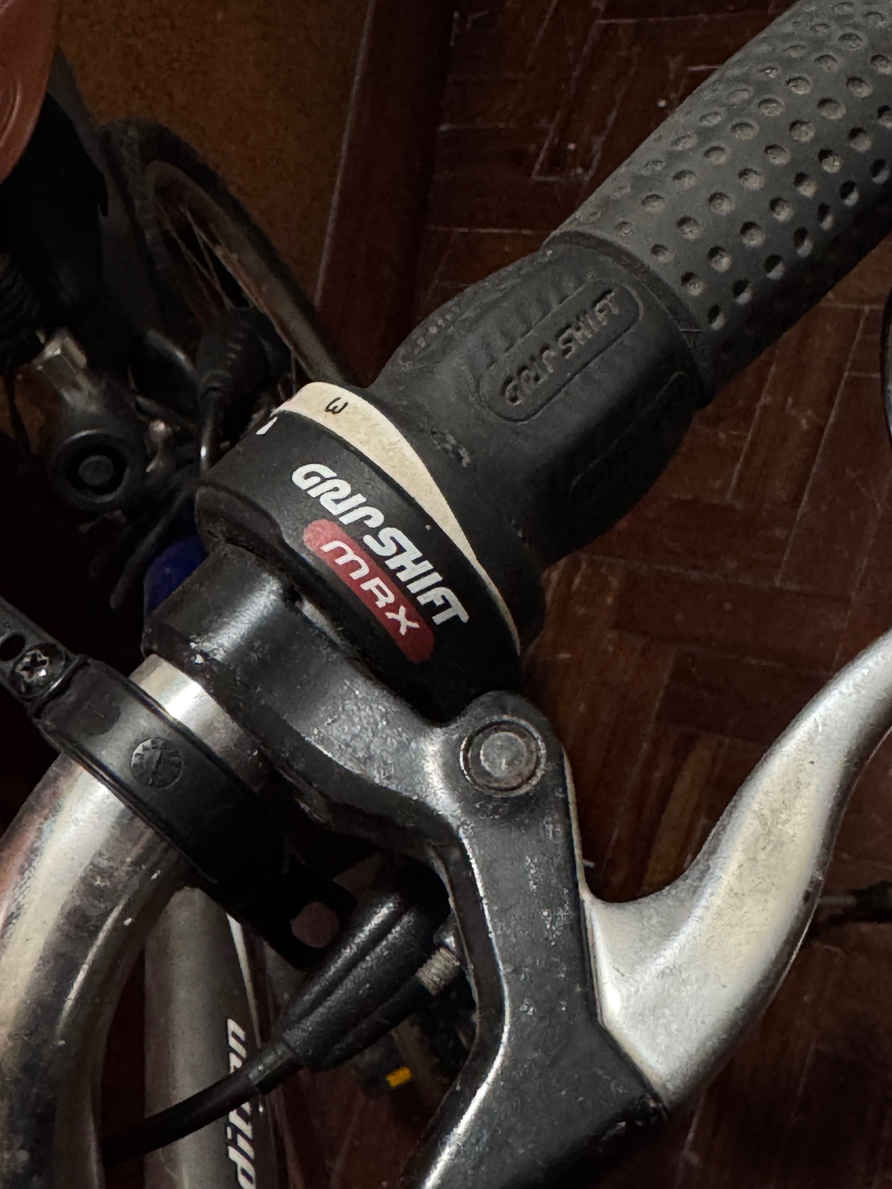 Bicicleta Specialized Expedition com muitos extras