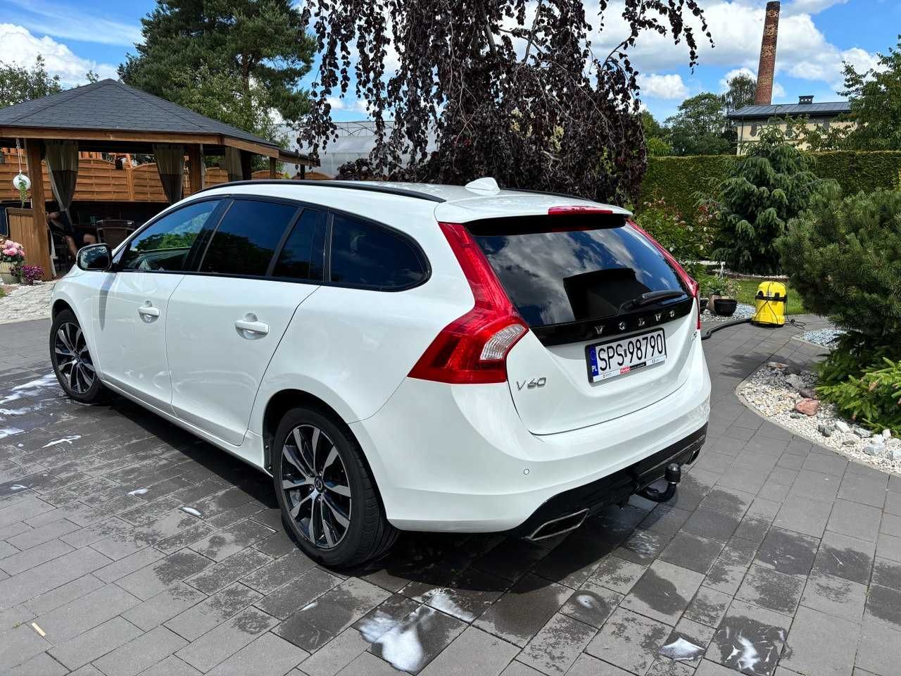 Volvo V60 2017r D3 150KM Automat
