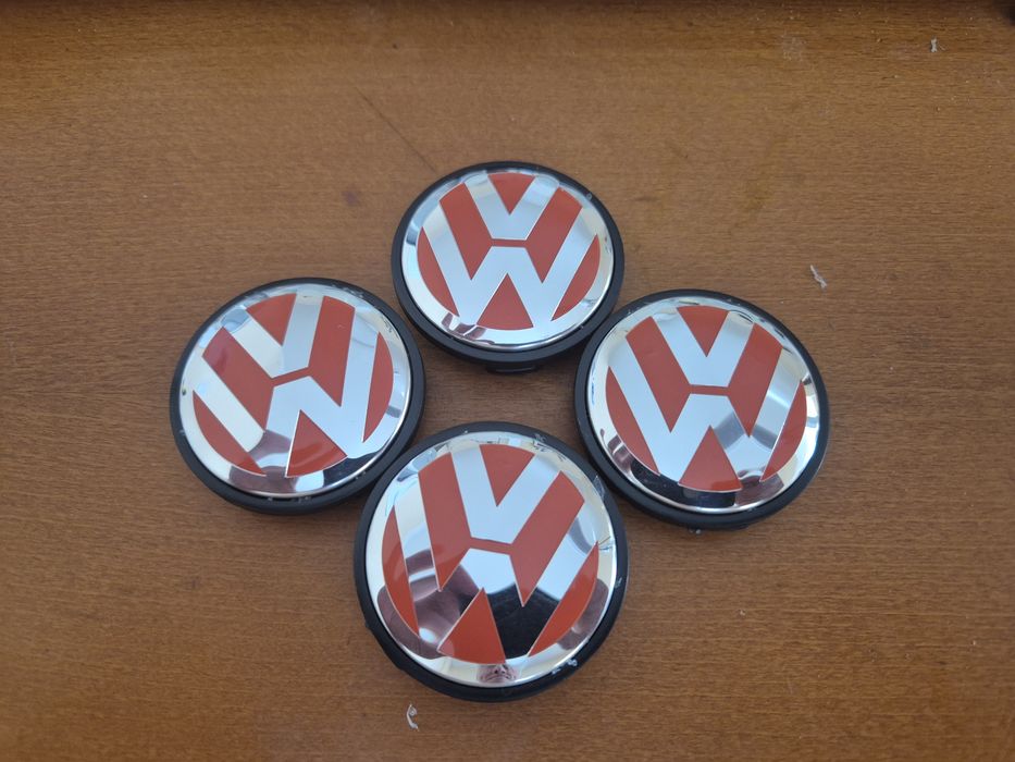 kołpaki dekielki  w alu felgię do vw średnia 56/52mm czerwono srebne