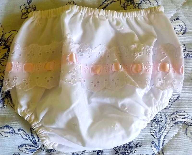 Zestaw ubranek nowych ,plus  pieluszki wielorazowe bawełniane.