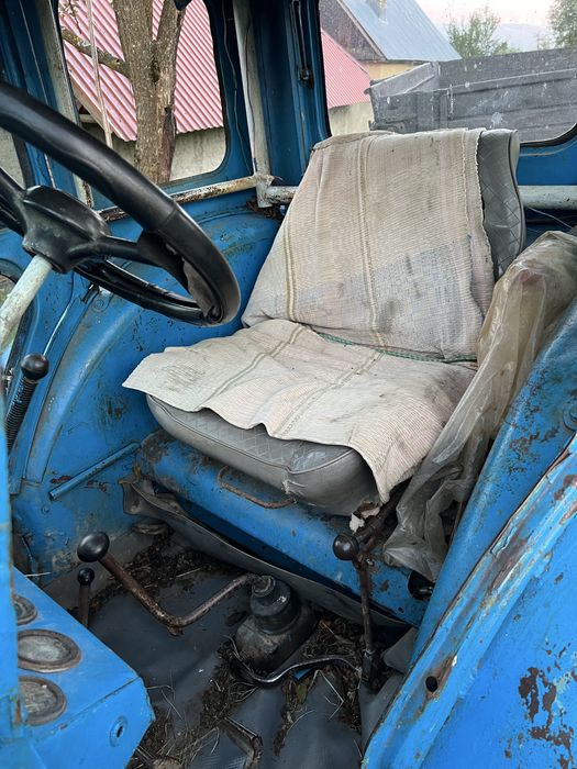 Трактор Т40 АМ є плуг фреза прицеп