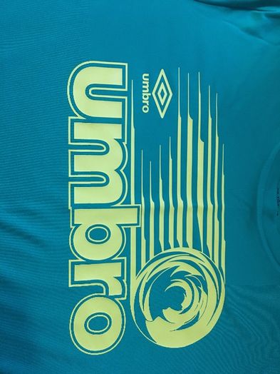 Koszulka nowa umbro 16-18 lat zielona