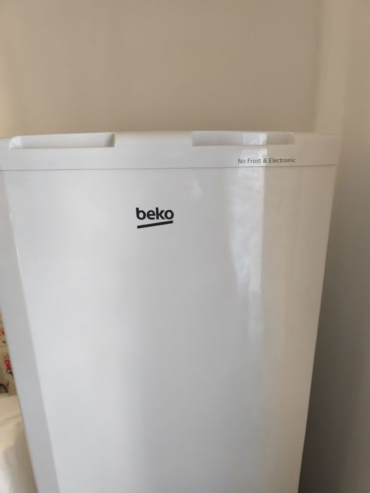 Морозильна камера beko