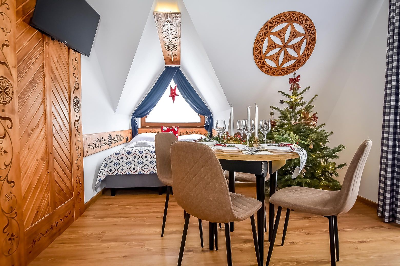 Pokoje ze śniadaniem i apartamenty 300 m od Gorący Potok i Termy Szafl