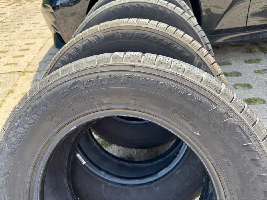 Komplet opon zimowych Michelin AGILIS 51 SNOW-ICE 215/65R15C