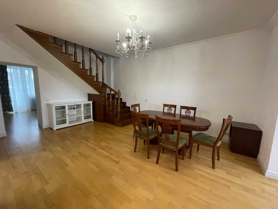 Продаж дворівневої квартири 190 м2 в історичній частині столиці