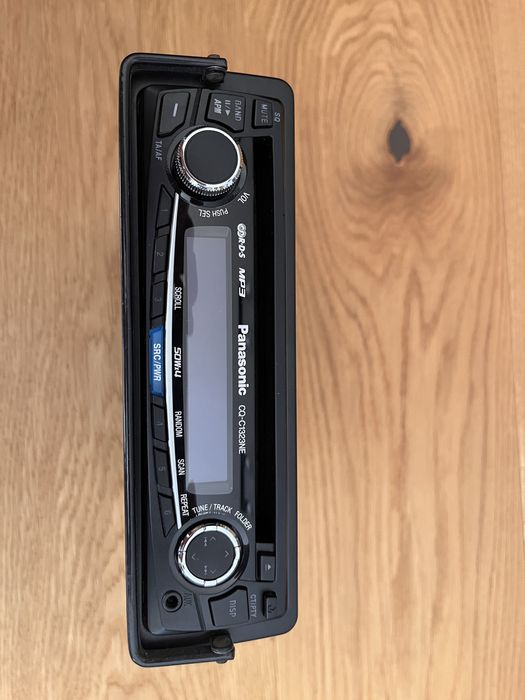 Radio samochodowe Panasonic CQ-C1323NE.