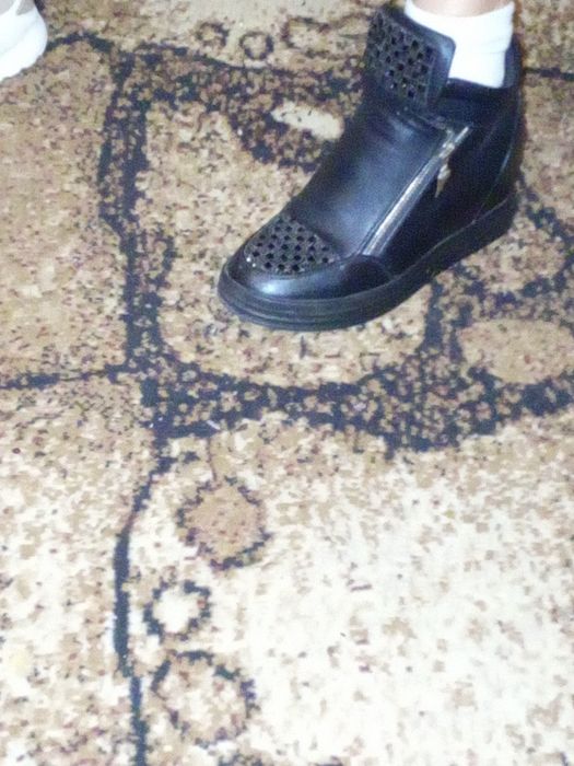 Продам Женскую обувь