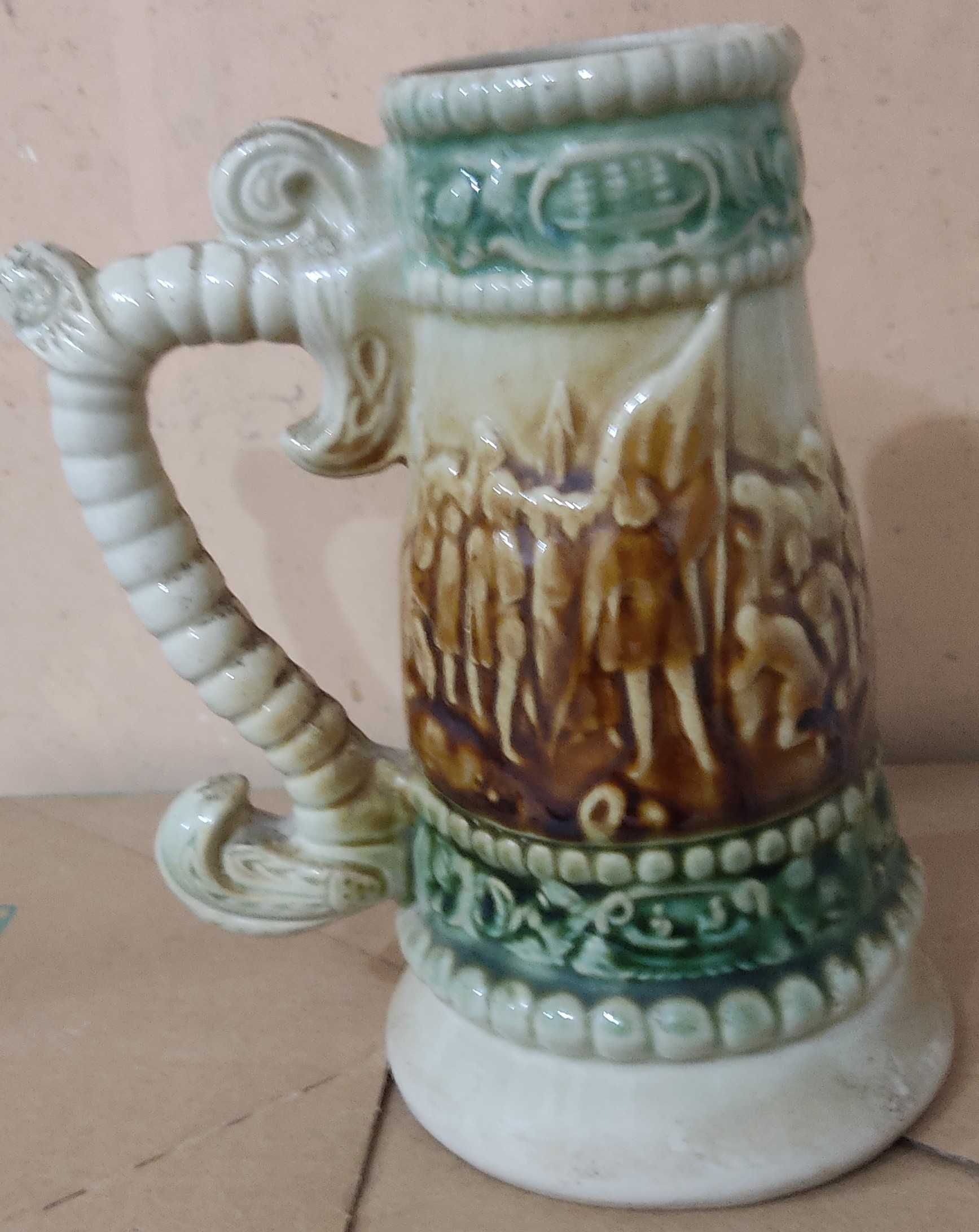 Ceramiczny stary kufel do piwa