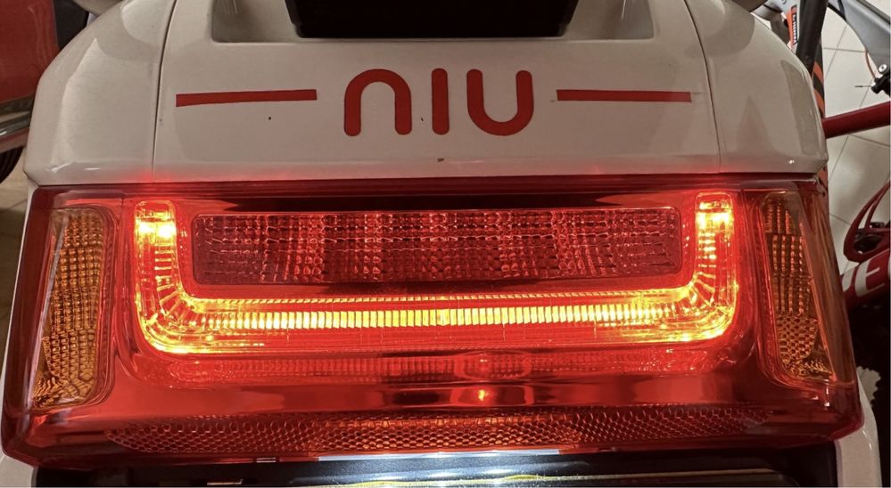 NIU N1S Scooter Elétrica