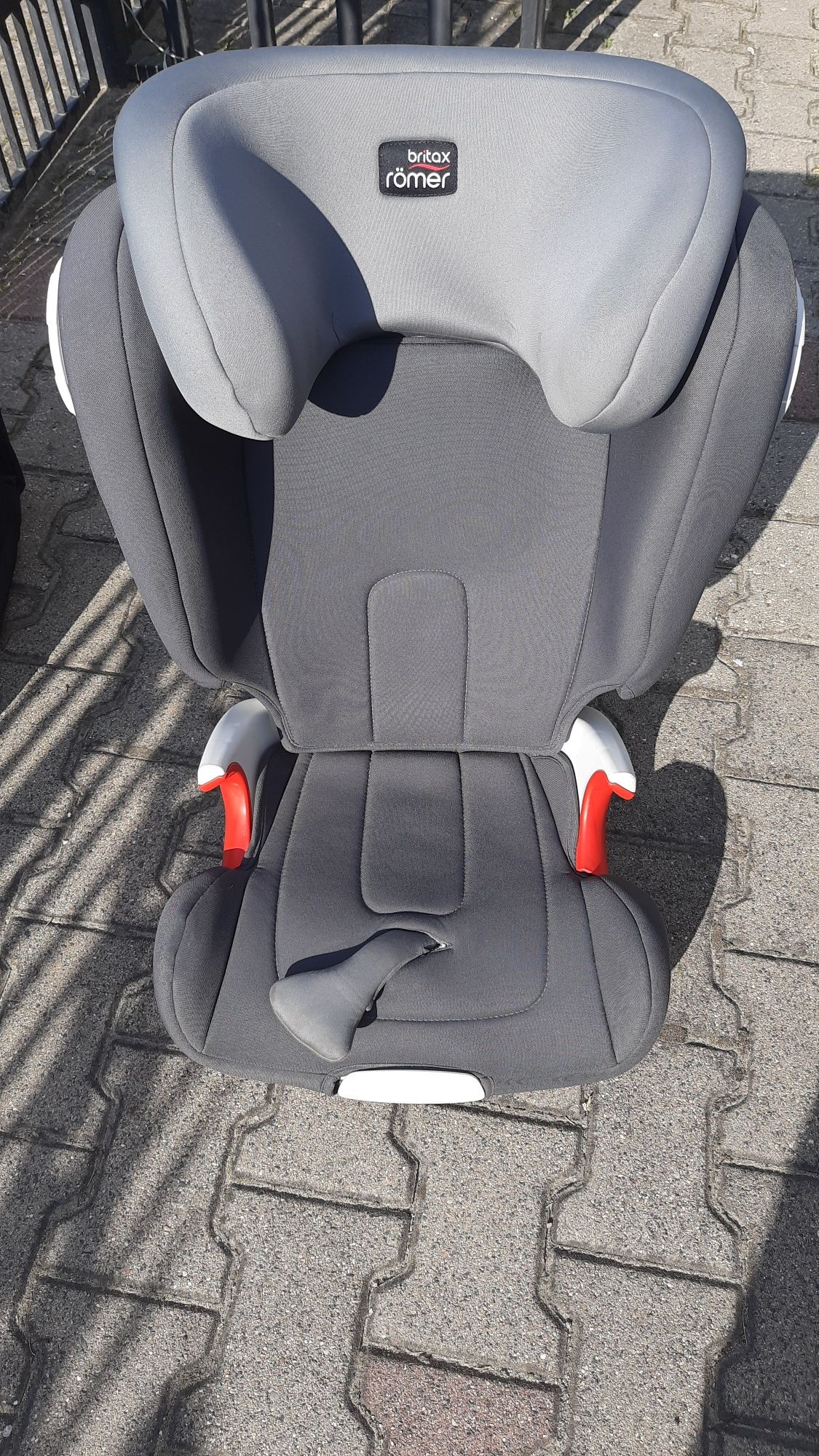 Fotelik samochodowy Britax Römer Kidfix II 15-36 kg