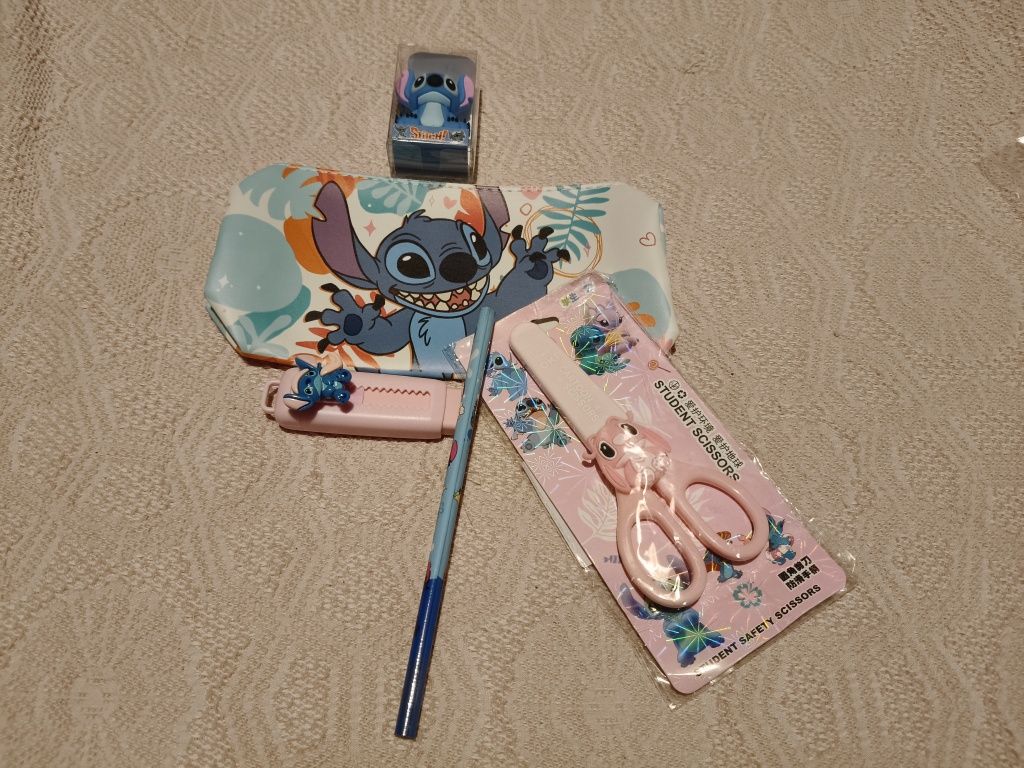 Conjunto escolar do stitch