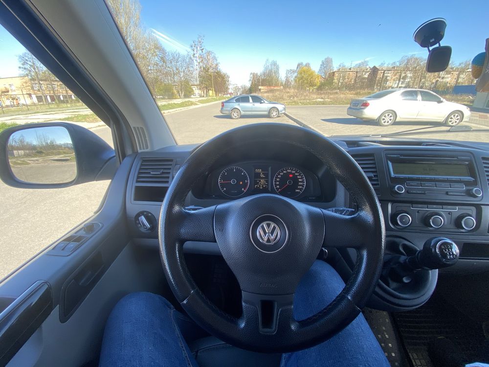 Volkswagen T5 пасажир