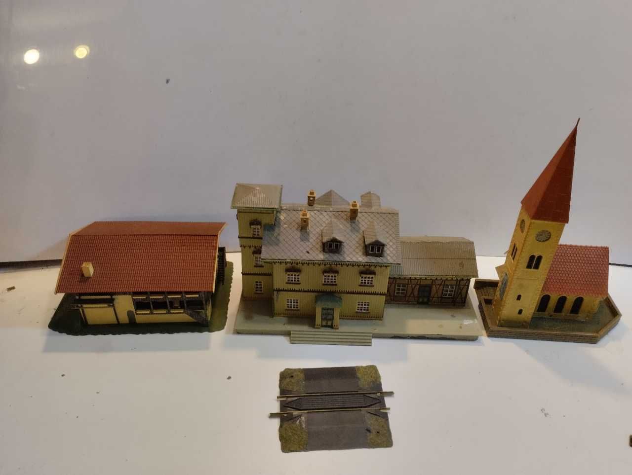 Zestaw domków na makietę diorama kościół dworzec  Skala H0 /2