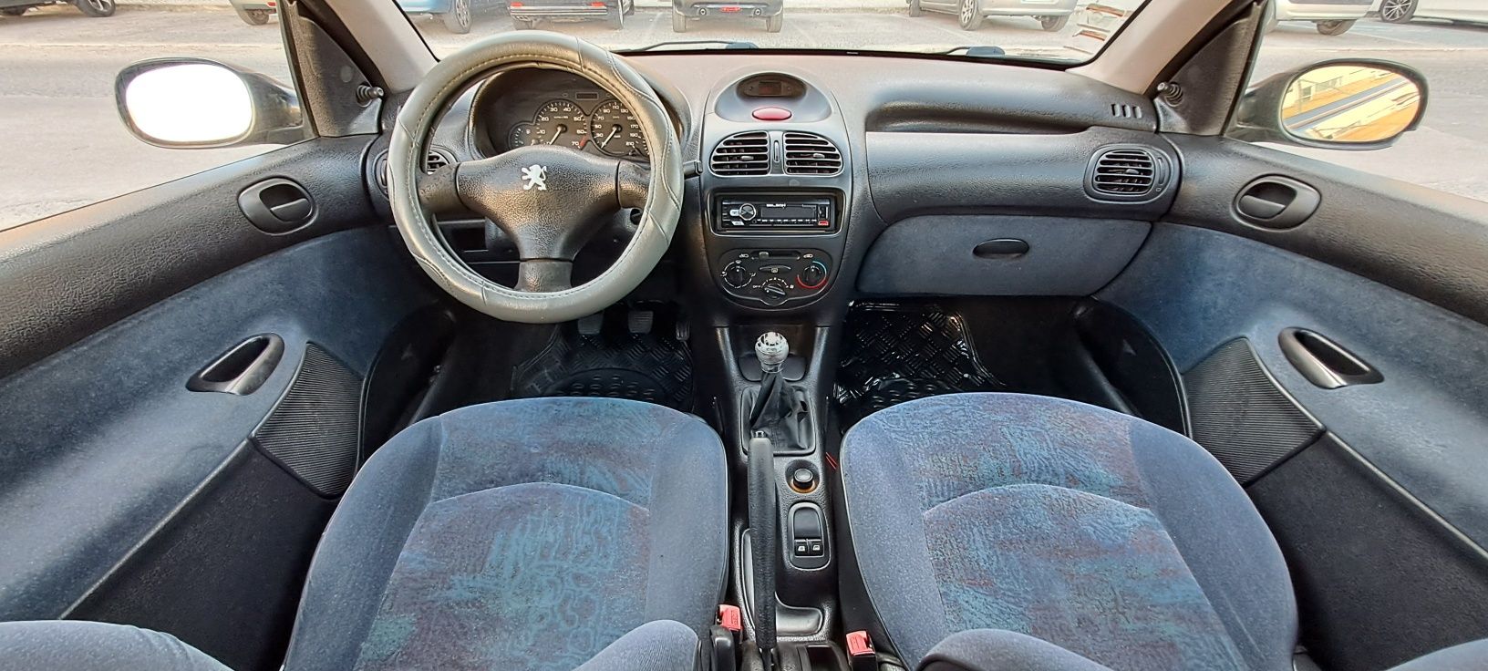 Peugeot 206 189,000 kms 2000