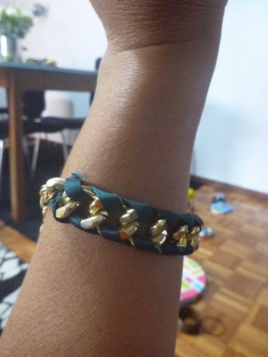 Varias pulseiras, varias marcas