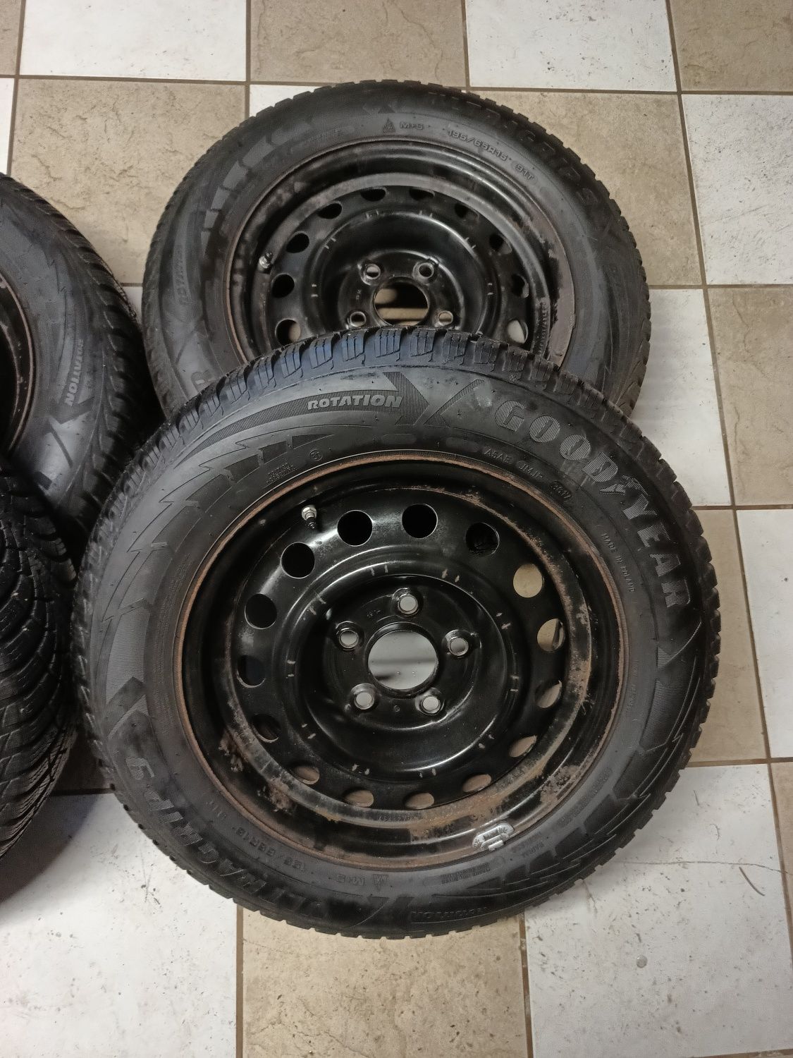 Koła Felgi 15" 5x114.3 zimowe 195/65/R15 91 T Goodyear czujniki TPMS