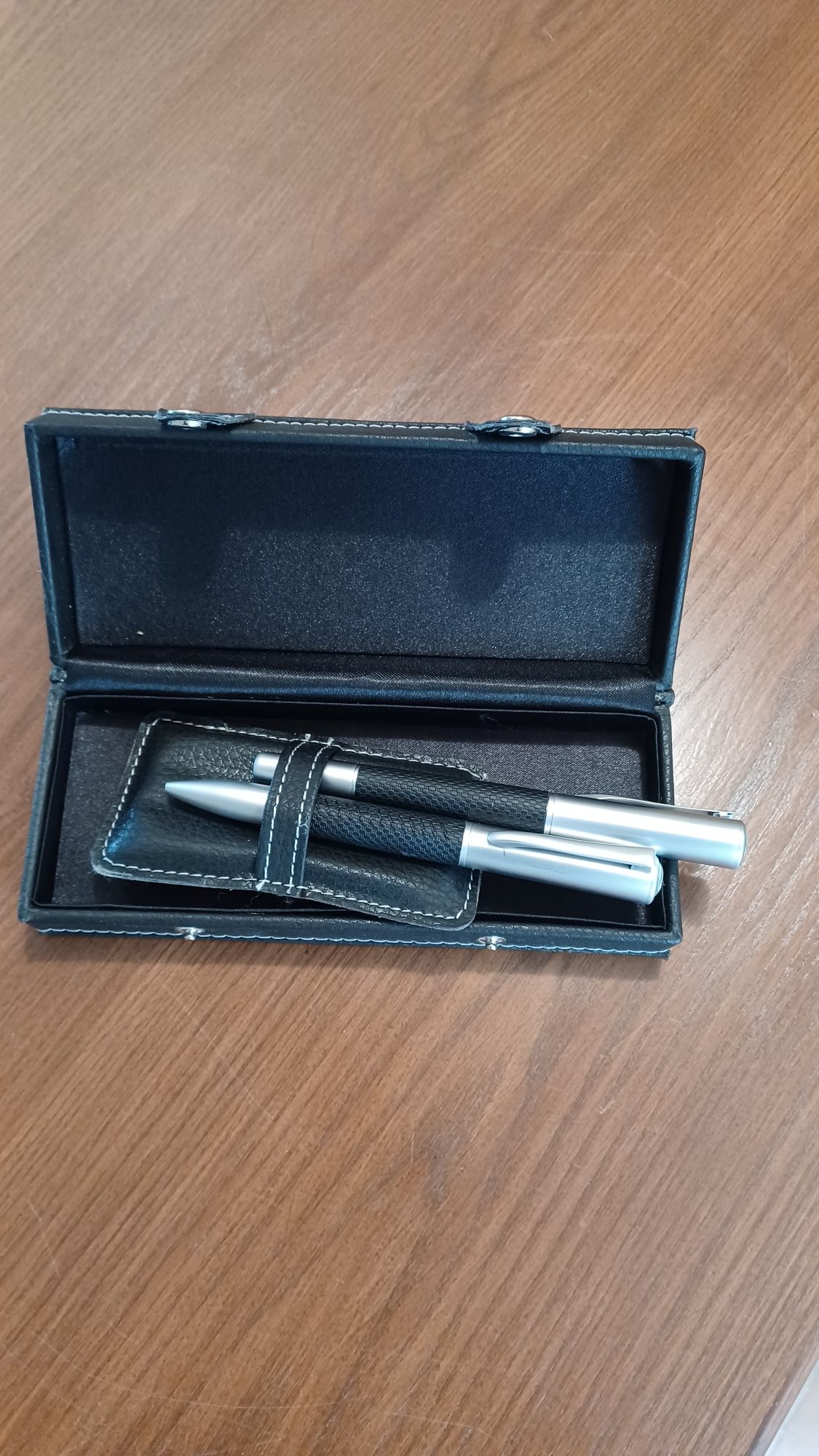 Conjunto de canetas com estojo