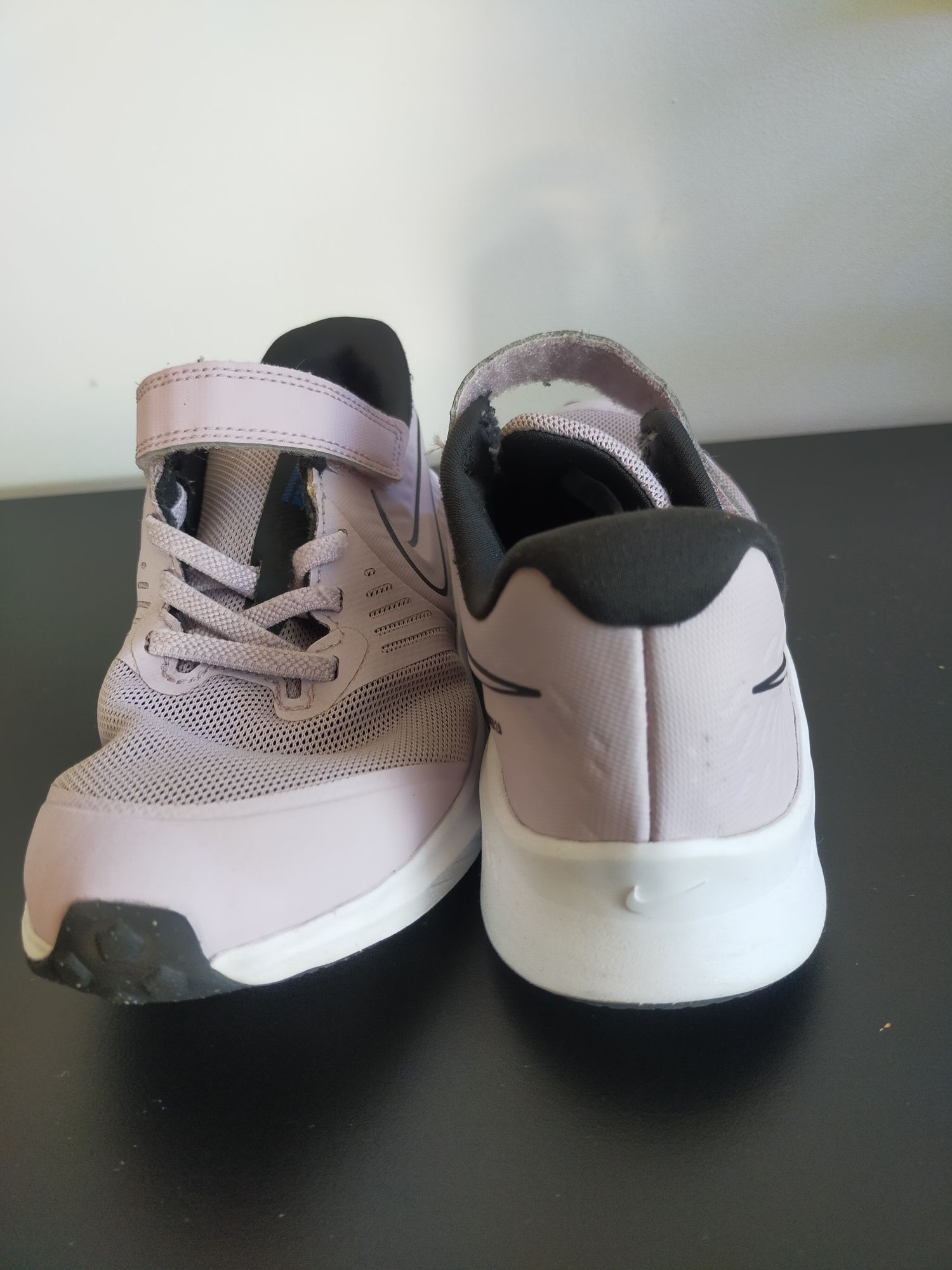 Buty Nike pudrowy róż rozm 34 sportowe stan bardzo dobry