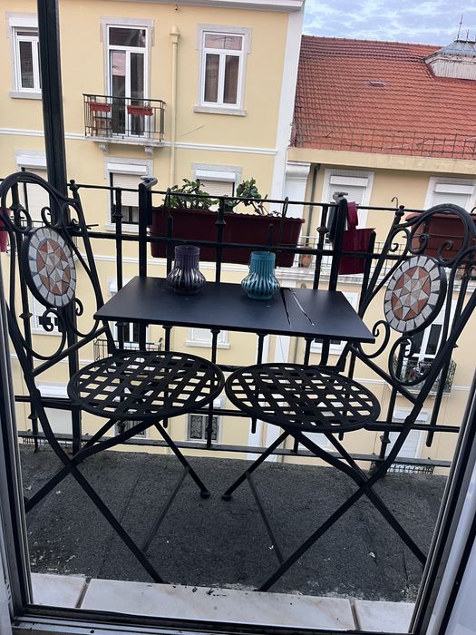 Mesa e Cadeiras de Varanda