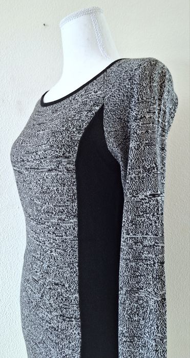 Vestido cinzento e preto (Morgan)