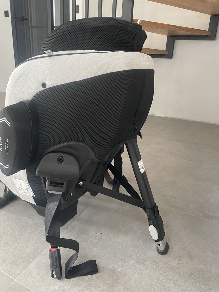 Fotelik Axkid Minikid do 25kg