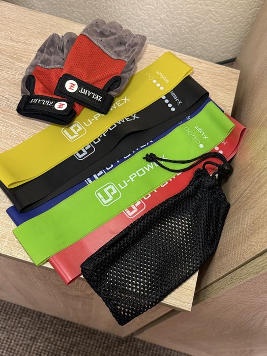 Резинки та рукавиці для спорту
