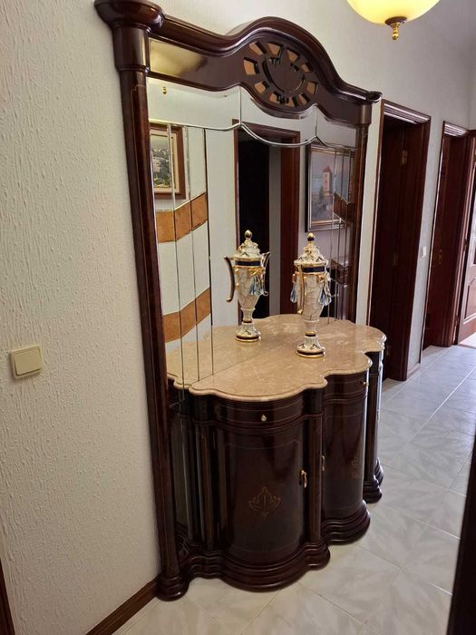 Aparador vintage com espelho