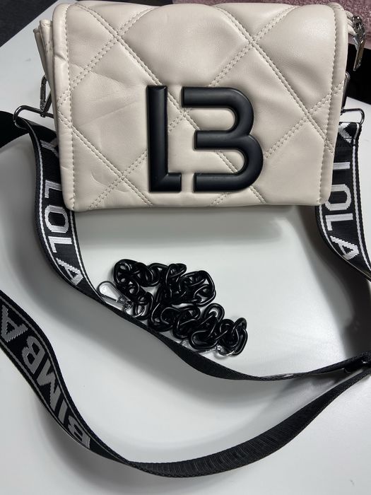 8 malas novas con etiqueta