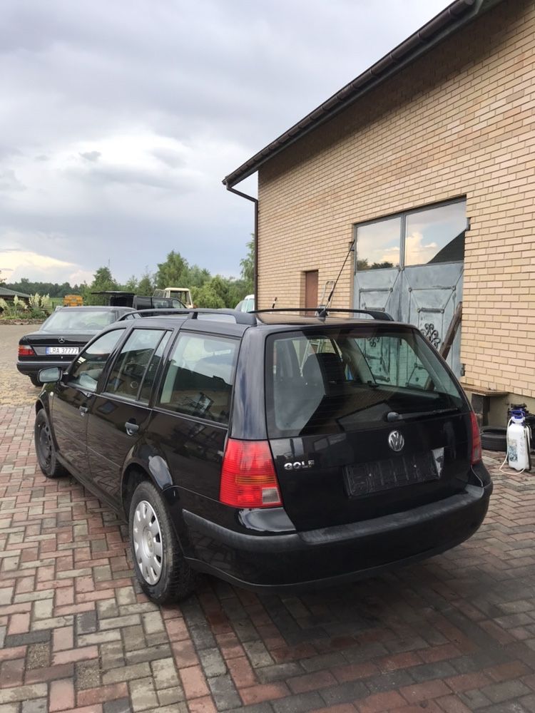 Cały na części golf 4 kombi 1.4 16v kod lakieru LC9Z