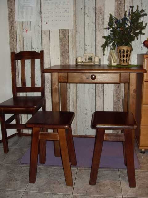 Stół drewniany sosnowy nowy na wymiar z krzesłami taboretami transport