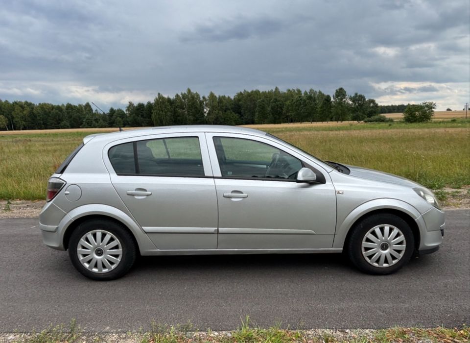 Opel Astra H 1.4 2008 r Benzyna+ gaz