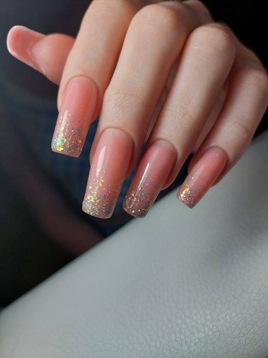 Манікюр, нарощення, педикюр