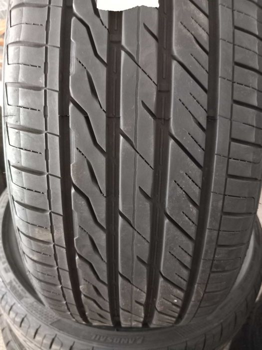 4 Pneus 225/35R20 como Novos