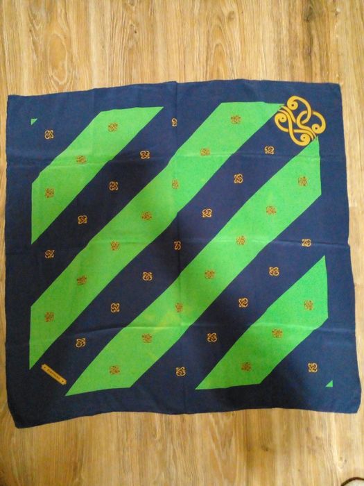 Платок женкий шелк PIROVANO. Италия. Оригинал.