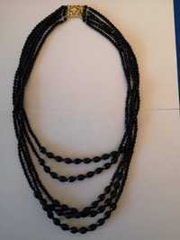 Elegancki czarny naszyjnik z zapięciem (5 sznurów)