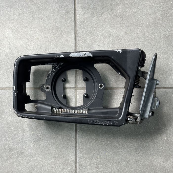 Ліве дзеркало Mercedes w126 1979-91р. з/ч корпус накладка гумовий кут