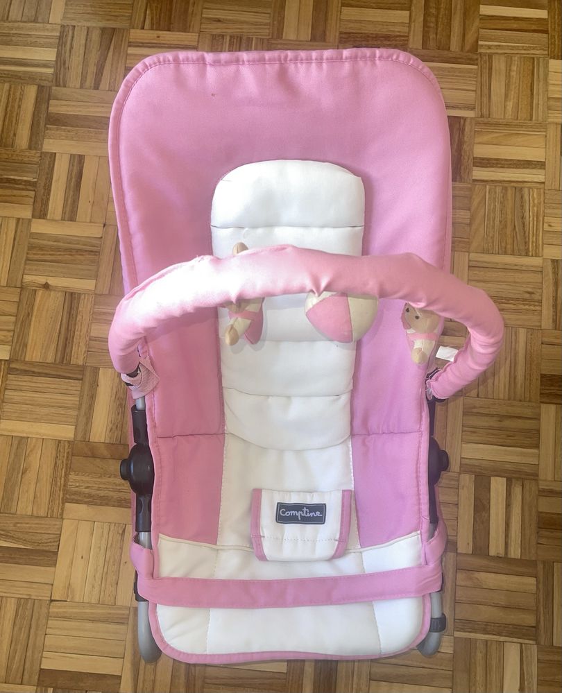 cadeira de bebê pode ser ajustada em muito bom estado