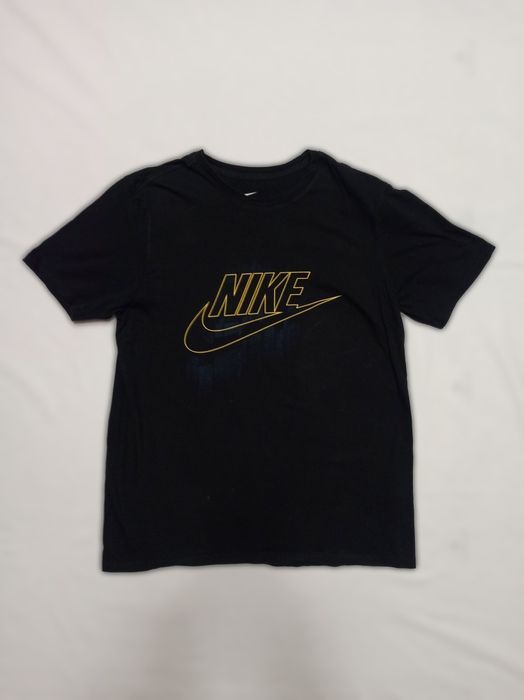 Футболка Nike чорна