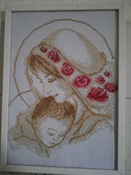 Картина з бісеру "Матір Божа з Ісусиком"/Картина вышитая из бисера