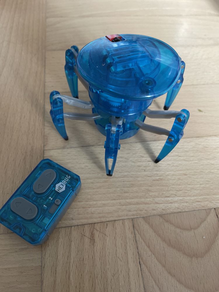 Pająk HexBug pilot do sterowania