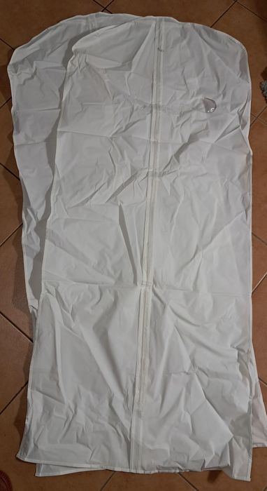 Dwa białe pokrowce 60x150 np na sukienkę