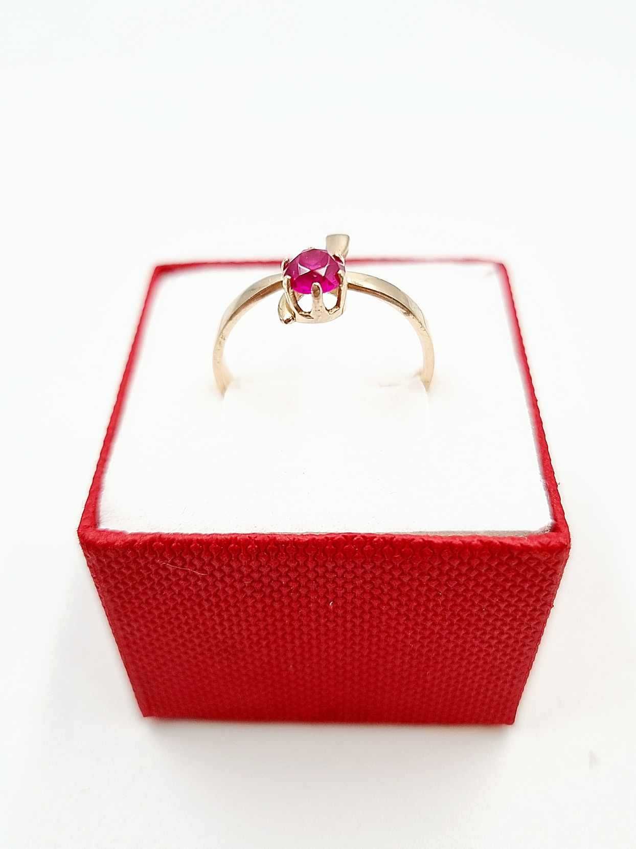 Złoty pierścionek 585 2,19g roz. 18 różowe oczko ! PIĘKNY STAN !