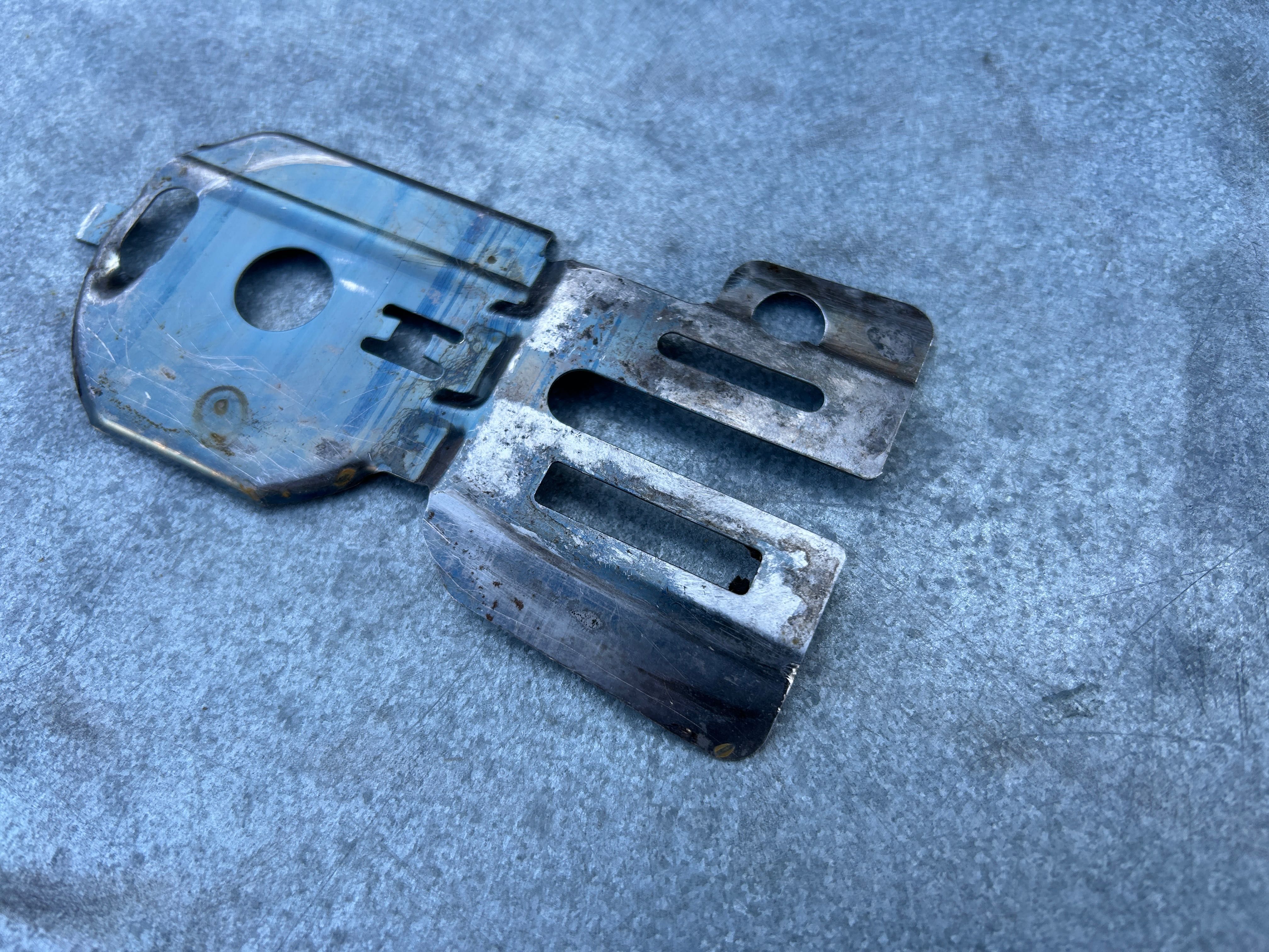 Blaszka Osłona Prowadnicy DOLMAR PS100 341, 400 MAKITA DCS341 400 (83