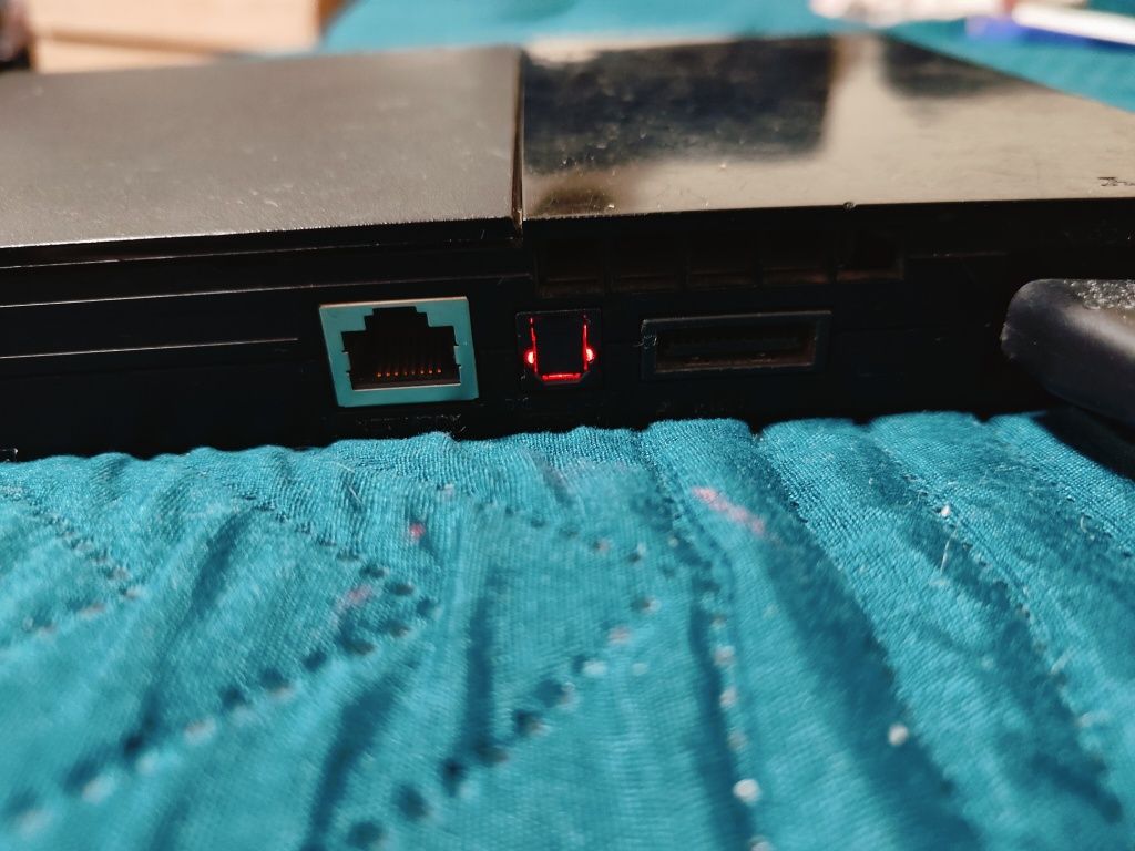 Sprzedam konsole PS2 model SCPH-90004 uszkodzone wejście zasilania