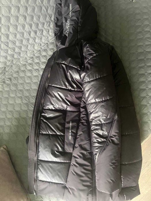 Куртка женская зимняя в отличном состоянии почти НОВАЯ!