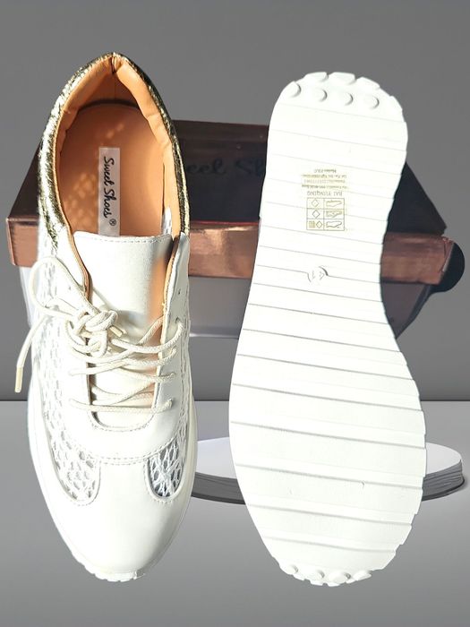 Buty sportowe damskie w eleganckiej białe zdobione złocenia 41-26,5