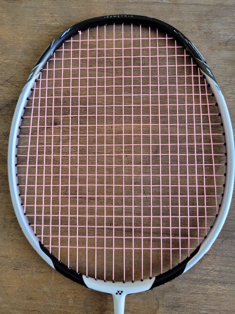 Yonex Voltric Zeus rakieta do badmintona