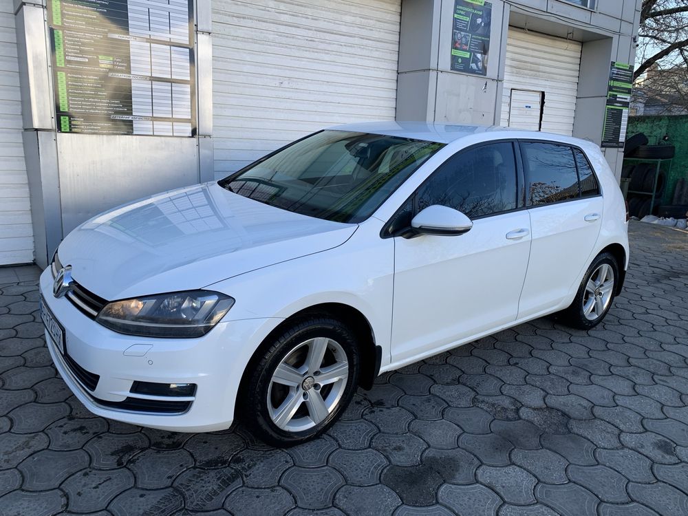 ПРОДАМ ГОЛФ 7  2014 г. Отличное состояние не бит не крашен