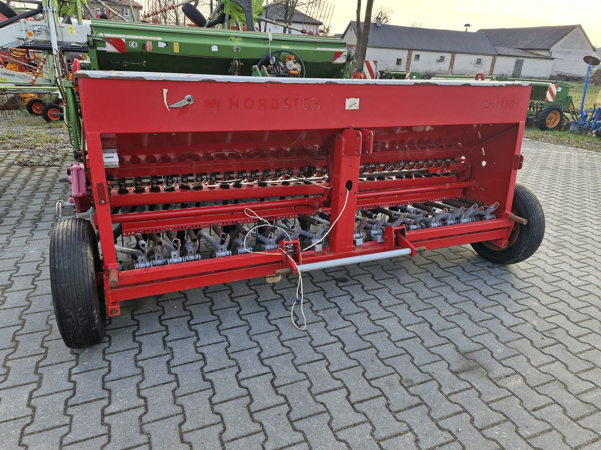 Siewnik zbożowy 2006 rok Kongskilde Nordsten NS1130